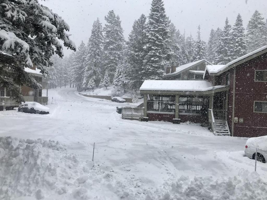 Cozy Condo Walking Distance To Village And Gondola W/ Pool/ Jacuzzi Sleeps 4. Mammoth Lakes Exterior foto